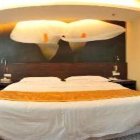 Xiamen Qingnian Yangguang Hotel - Wenzaodian Dış mekan fotoğraf